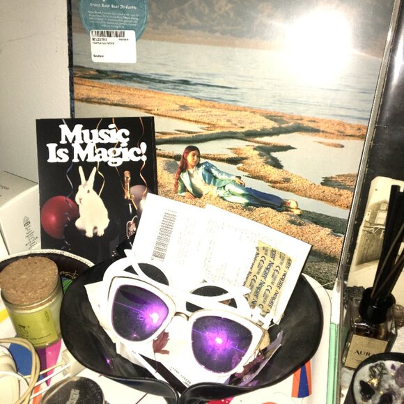 Weyes Blood – And In The Darkness, Hearts Aglow Cassette NWT unopened 🌕🌗🌑🌊 - Picture 4 of 4